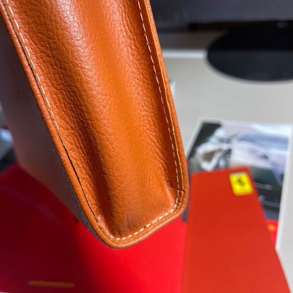 FERRARI 612 SCAGLIETTI SCHEDONI LEATHER POUCH | OWNERS MANUAL |  MODEL year 2017 - Picture 7 of 13